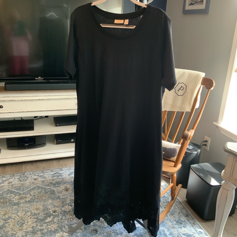 LOGO Lavish by Lori Goldstein Black Midi Dress